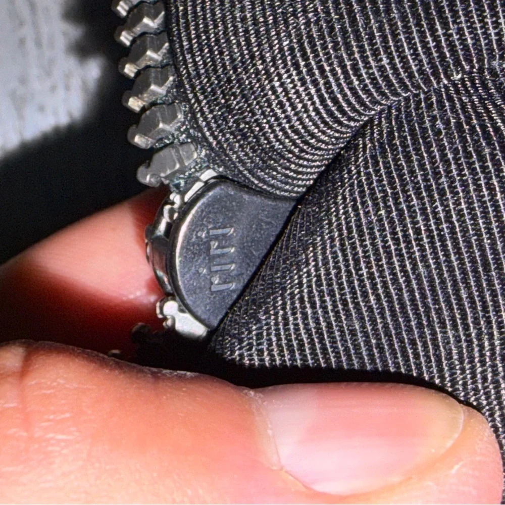 Adriana Caras Minimalist Black Crossbody Leather Shoulder Bag Riri Zippers - Picture 6 of 6